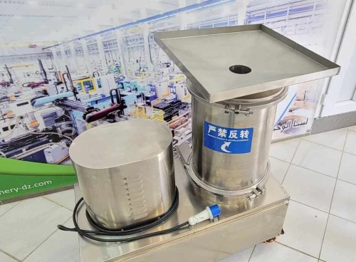 Machine qui sépare automatiquement la coquille d'œuf et le liquide d'œuf. 