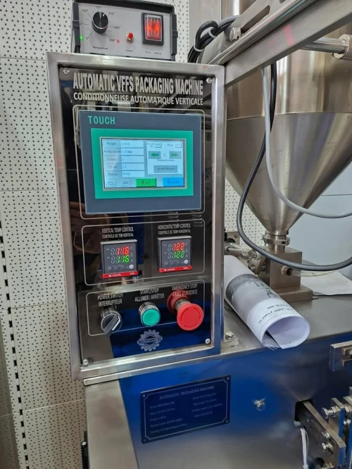 Conditionneuse liquide en dosettes avec bain marie melangeur