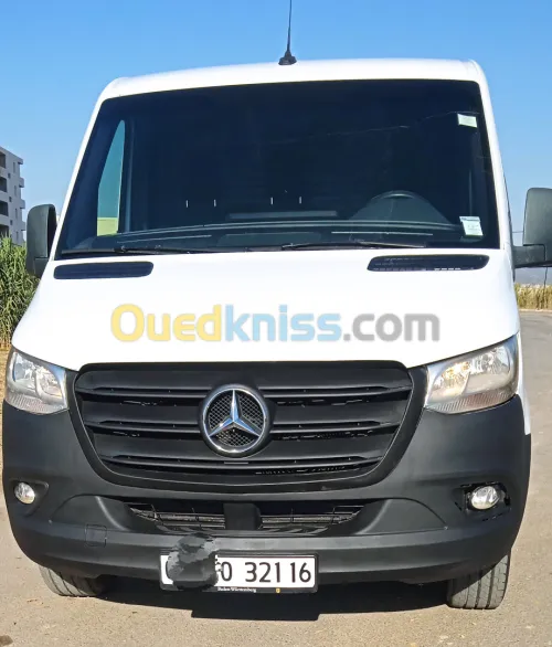Mercedes Sprinter 2021 Surélevé chassis moyen