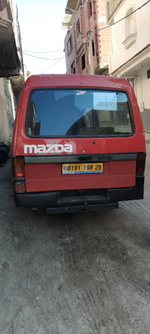 Mazda E2200 1998 