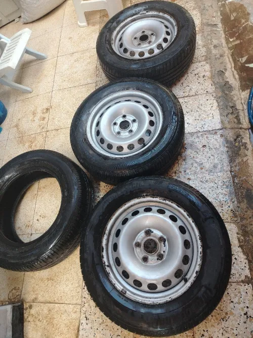 4 Pneus Bridgestone 195/65/15 Vw Caddy