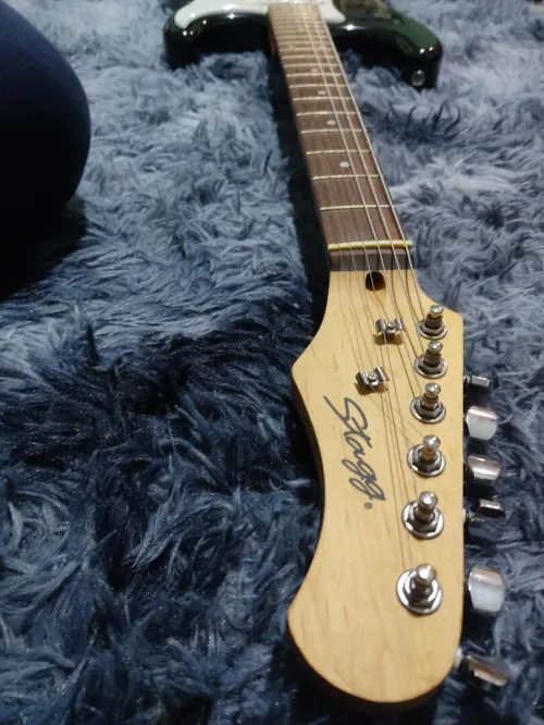 Guitare électrique STAGG S300 BLACK