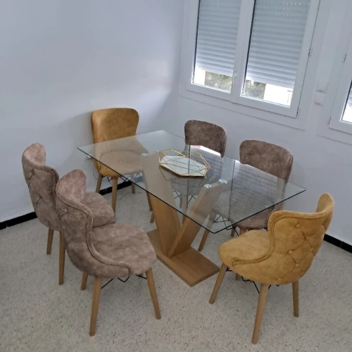 Ensemble salle à manger ( table en verre trempé + 6 chaises )