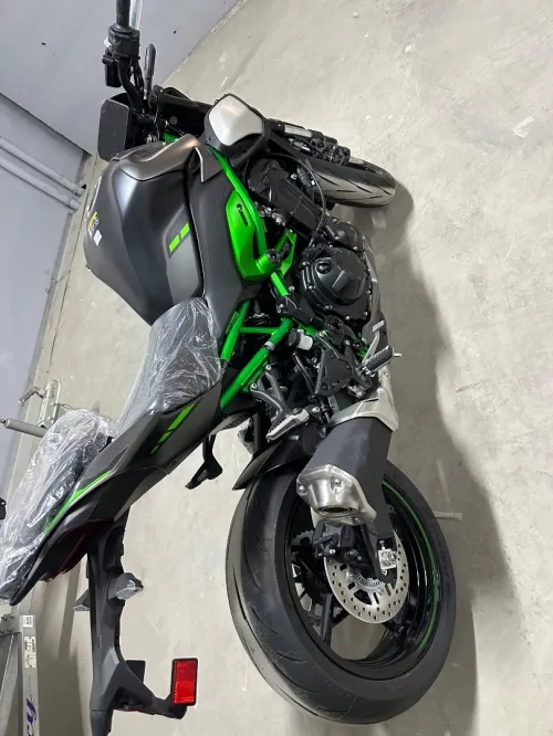 Kawazaki Z900 2025