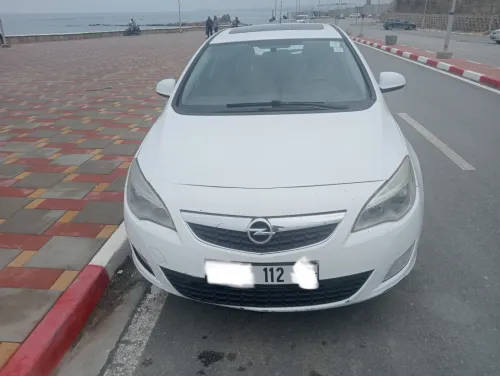 Opel Astra 2012 