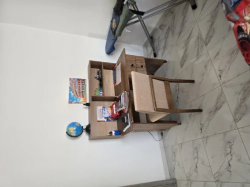 Chambre enfant lit +armoire + bueau