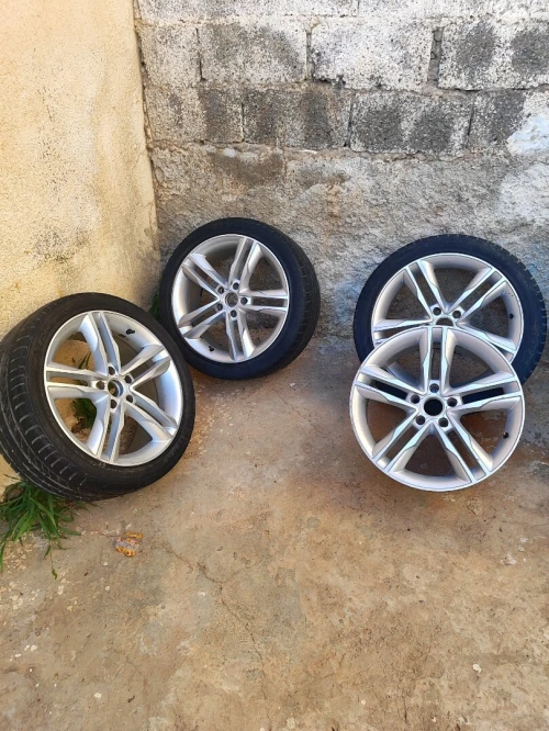 pneu avec jante Audi A4 
