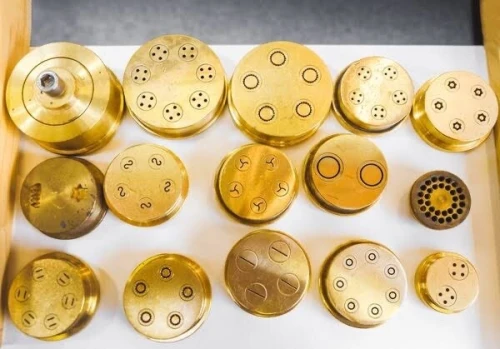 Confection sur mesure de tout types de moule pastilles filière bronze inox machine pâte alimentaire