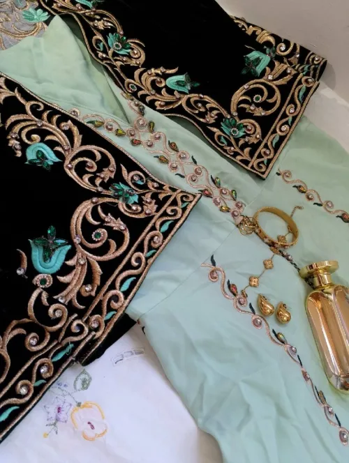 Robe Karakou كاراكو