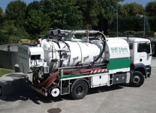 Camion vidange debouchage canalisation de regarde fesse septique