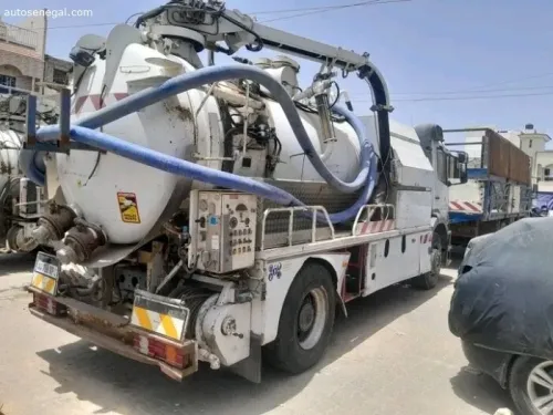 Camion vidange debouchage canalisation de regarde fesse septique