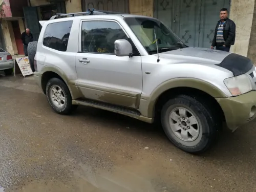 Mitsubishi Montero  5 places 2003 