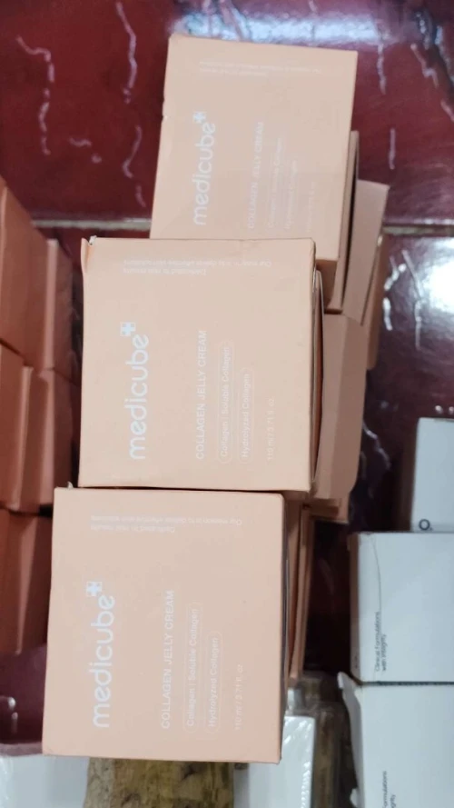 Lot : Medicube . Ordinary . Centella kit . Esteline
