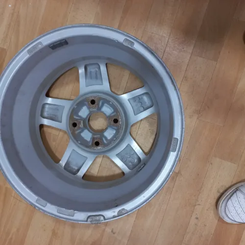 Vend 3 pneus