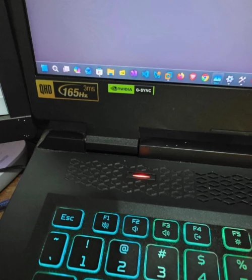 Acer Nitro 17 (Laptop Gamer) + Double Ecran BenQ + Docking Station Lenovo + Combo Clavier/Souris SoG