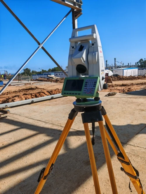 كراء لايكا طوبوغرفيا طوبوغراف Topographe LOCATION DE MATERIEL TOPOGRAPHIQUE leica