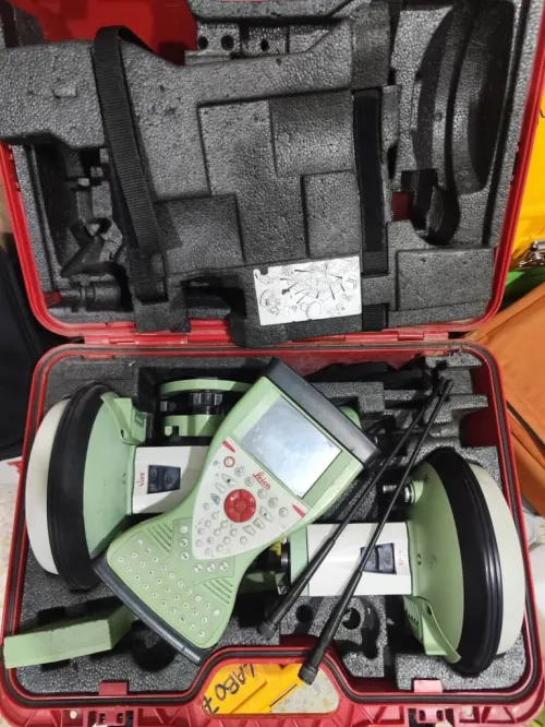 Topographe Location gps leica  gps leica et station total