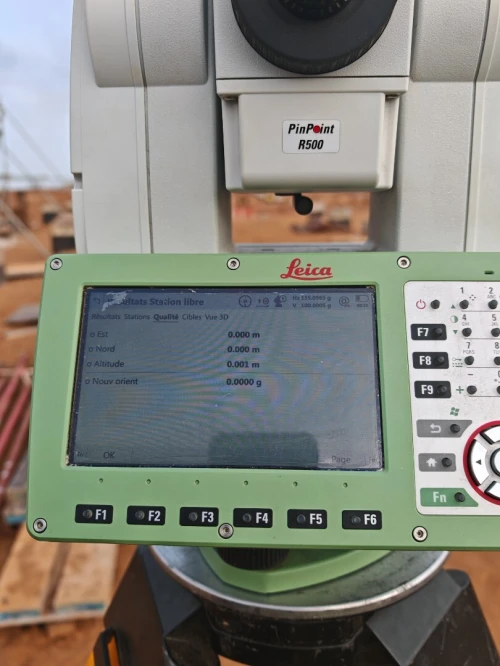كراء لايكا طوبوغرفيا  leica station total gpsLocation matériel topographique