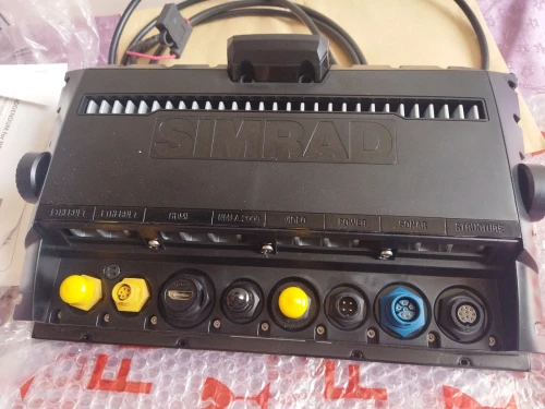 sondeur gps Simrad nss12 evo2