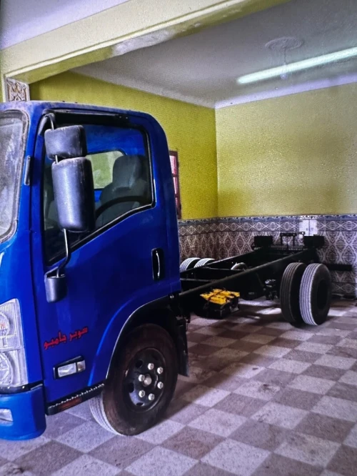 Isuzu Super jampo 2016