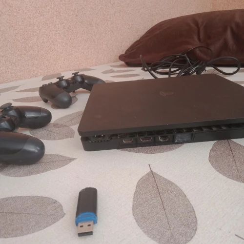 Play 4 