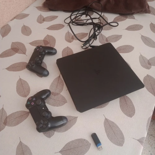 Play 4 