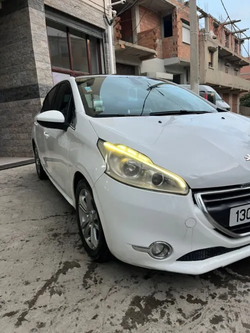 Peugeot 208 2015 Allure