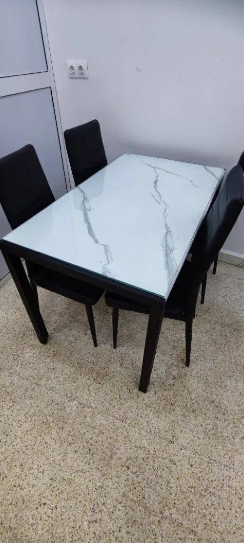 طاولة اكل مناسبة الحديقة او للمطاعم  Table à manger adaptée au jardin,  a ,    