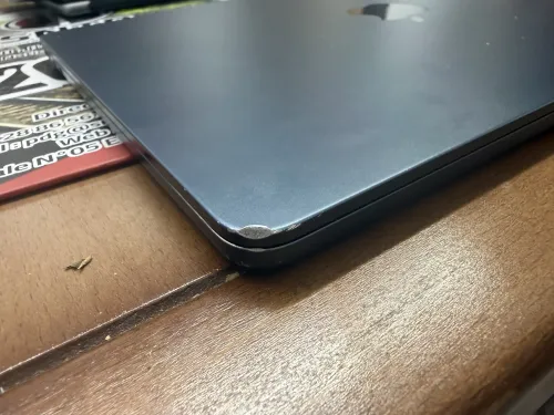 macbook AIR M2 2022 13.6 insh