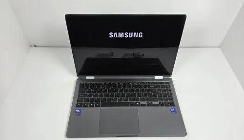 SAMSUNG GALAXY BOOK 5 PRO ULTRA 7-256V 16Go DDR5 512GB NVMe 16" AMOLED TACTIL X360