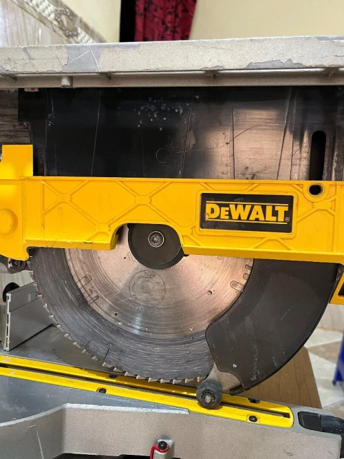 Scie à onglets et à table DeWALT D27111-QS
