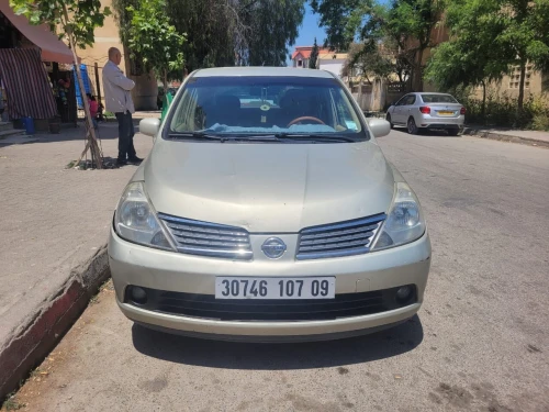 Nissan Tiida 4 portes 2007 Tiida 4 portes