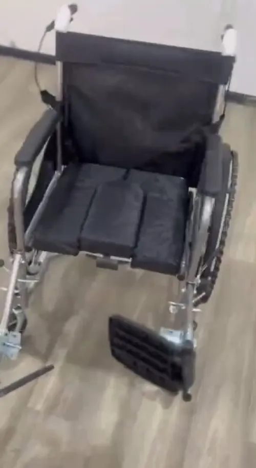 Fauteuil roulant garde-robe en cuir  Confort et autonomie