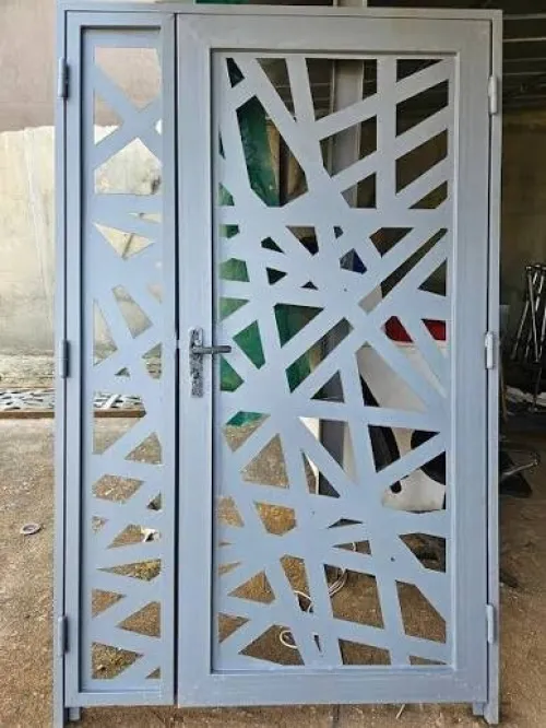 Fabrication porte-fenêtre métallique sur mesure sur commande avec montage