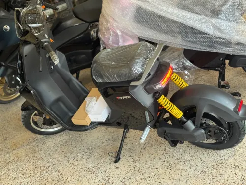 NIU scooter électrique vitesse 67km/h Tmax 2025