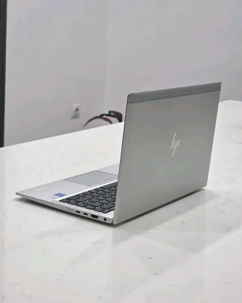 Hp elitebook G8 i5 11generation 16/256