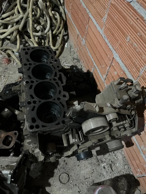 Demi moteur Tiguan 03l