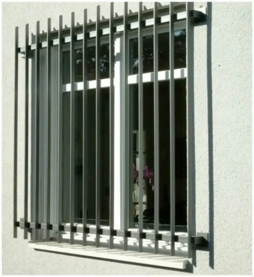 Ferronnerie sur mesure || Portes, baroudage fenêtres, grilles et rampes