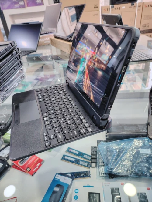 Fujitsu PC Détachable (2-en-1)  Compact & Pratique