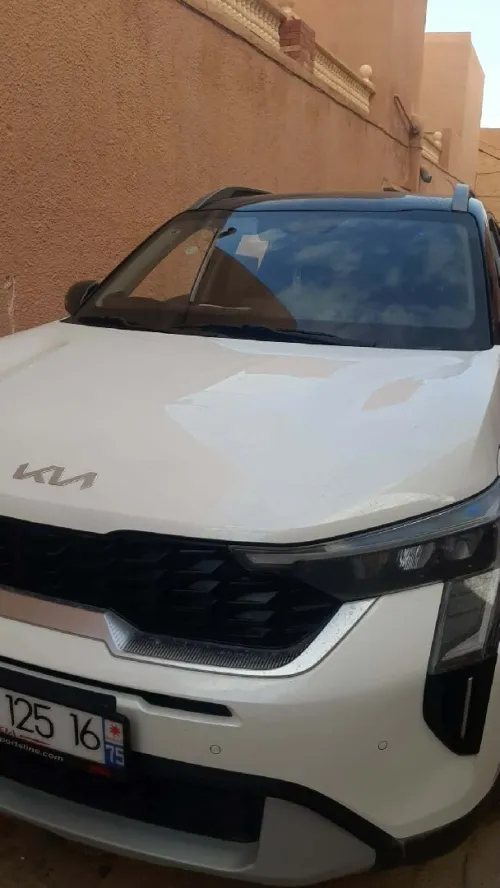 Kia Sonet  2025 Luxry 2025