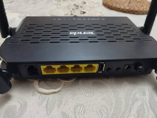 Modem Routeur Tenda D305 Wireless N300 ADSL2+