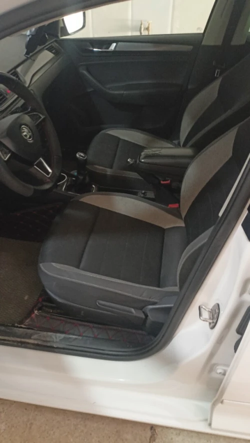Skoda Rapid 2019 Ambition