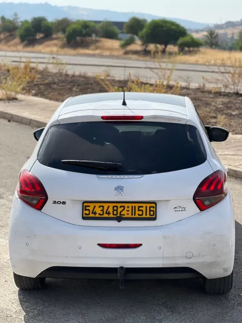 Peugeot 208 2015 Access Facelift