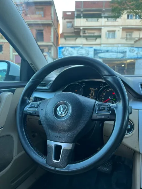 Volkswagen Passat 2011 Carrat plus