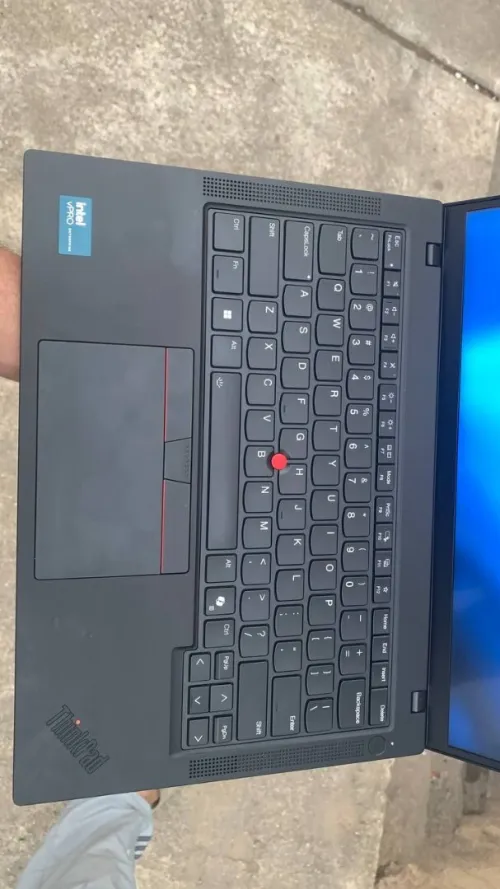 LENOVO THINKPAD T14 GEN 5  ULTRA 7  Écran tactile