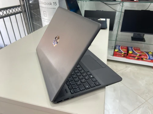 LAPTOP HP 250 G9- I5 1334U 8GO SSD 512GO NVME - 15.6