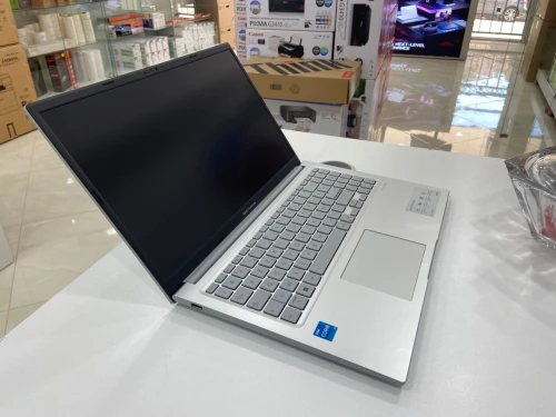 ASUS X1504 i3 1315u 8GO SSD 512GO