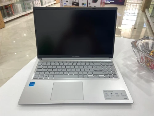 ASUS X1504 i3 1315u 8GO SSD 512GO
