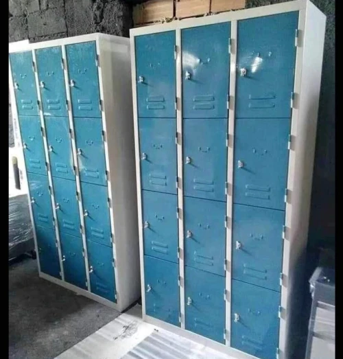 Vestiaire, Armoire 12 P