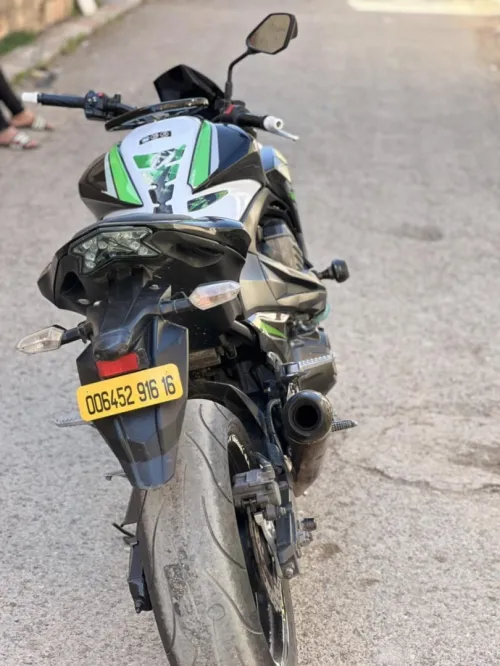Kawazaki Z800e 2016